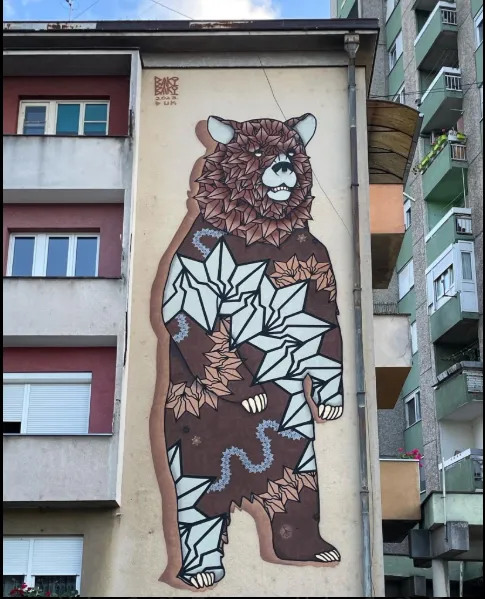 Mural sa medvedom @bakibaki